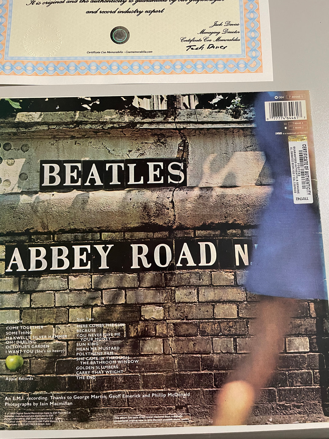 LP de The Beatles "Abbey Road" de 1995, firmado por Paul McCartney y Ringo Starr