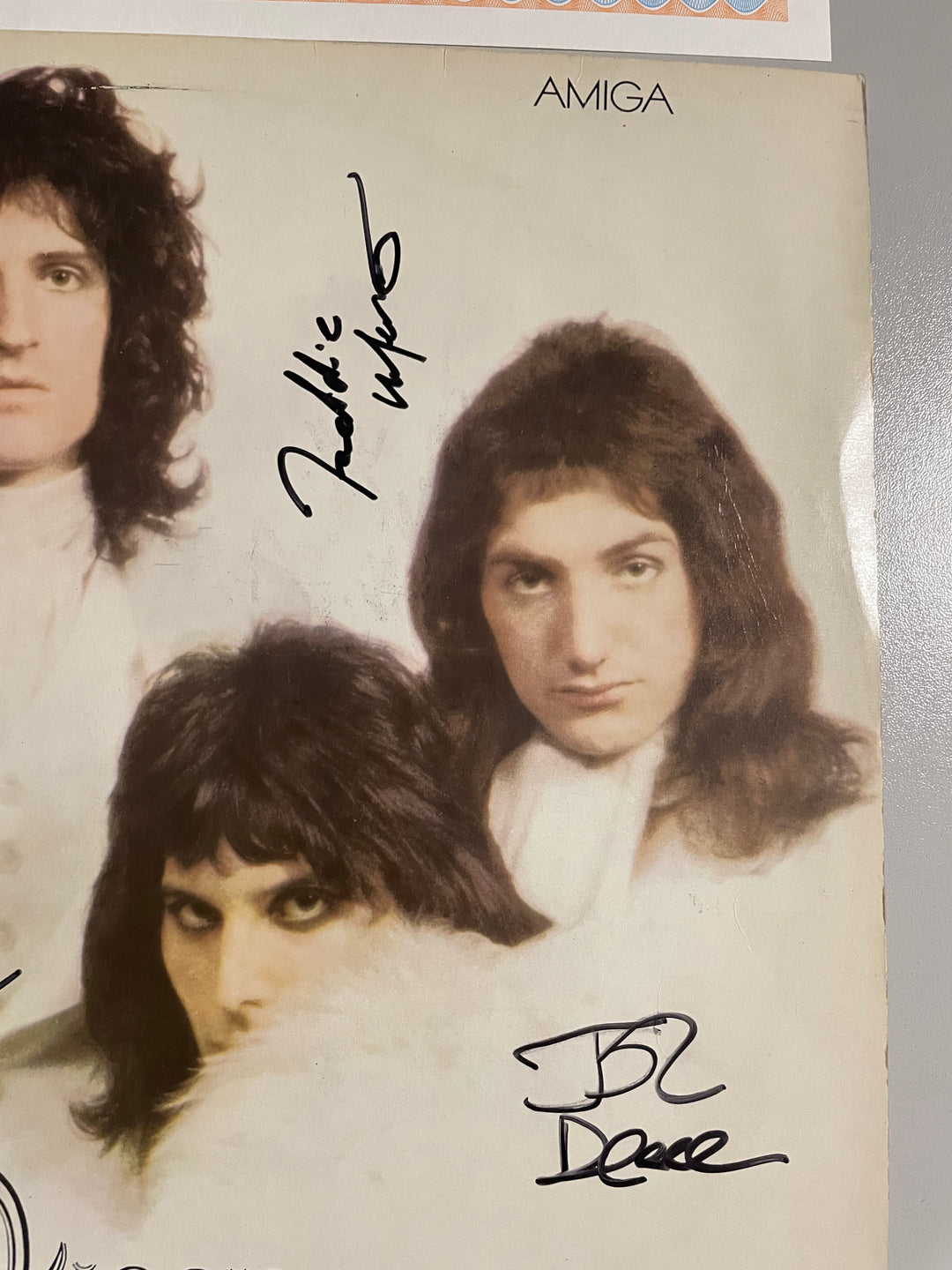 Queen "Queen" LP del 1981 - Firmato da Freddie Mercury, Brian May, John Deacon e Roger Taylor