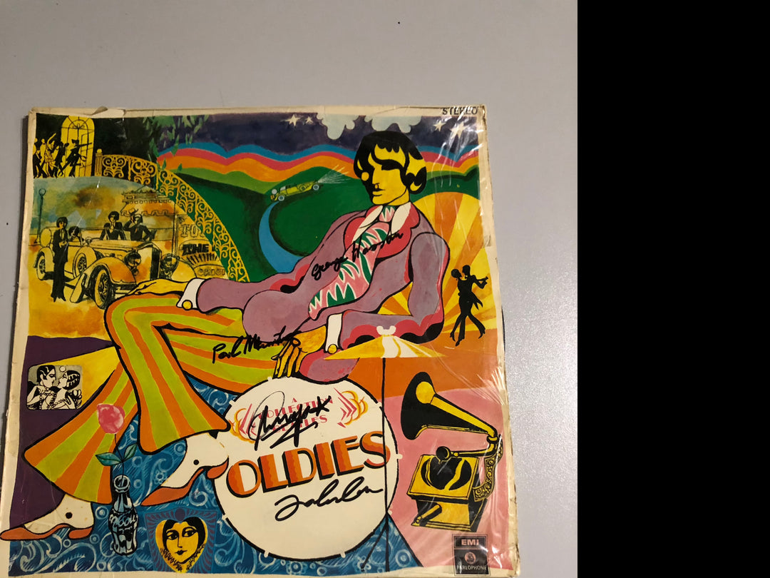 Vinil LP Beatles Autographs John Lennon, Ringo Starr , Paul McCarteney and George Harrison A Collection Of Beatles Oldies 1966 33 rpm + COA