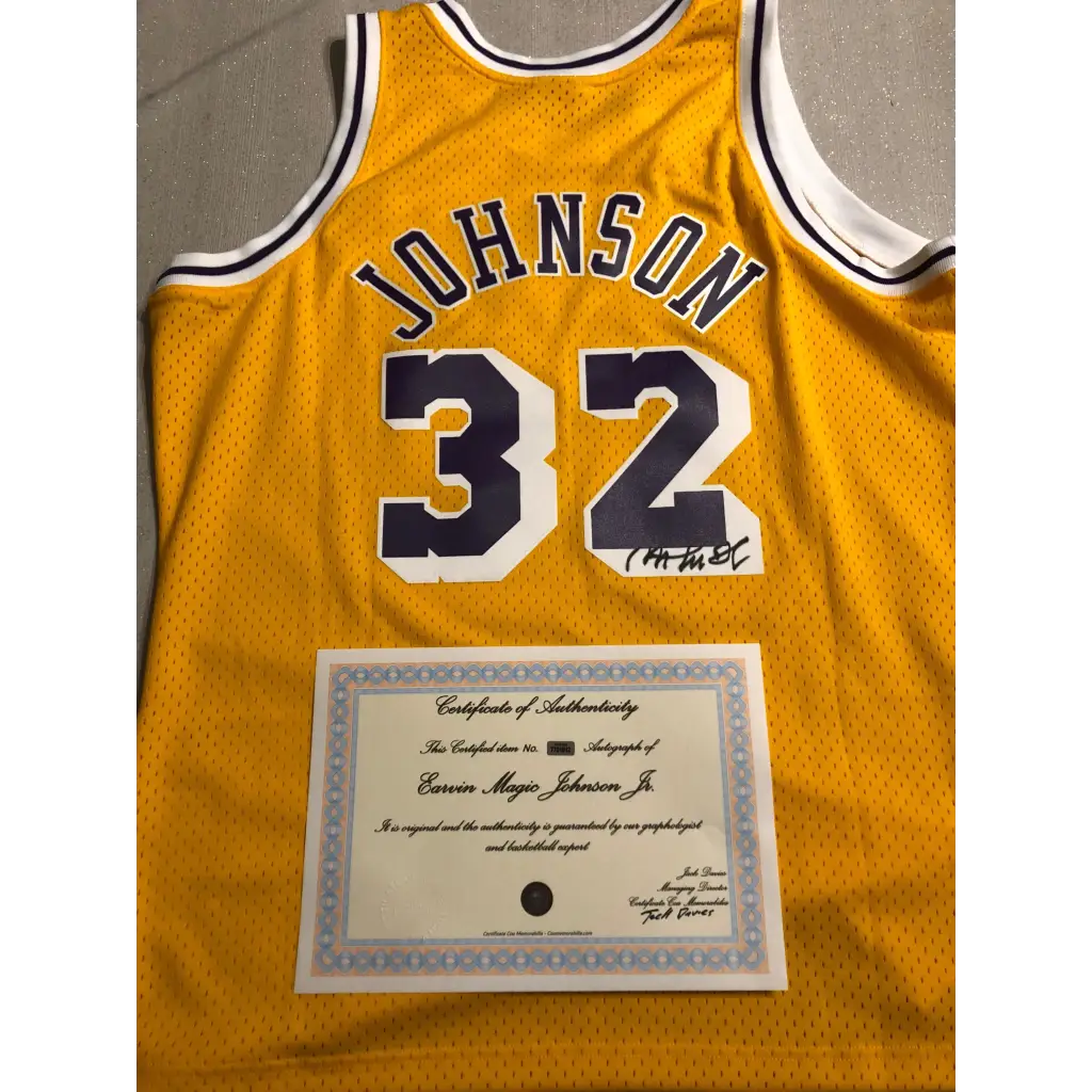 Magic Johnson Shirt, Jersey Magic Johnson Autographed Los Angeles Lakers with COA Memorabilia: a Basketball Collectible Player Version