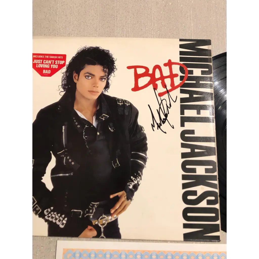 Vinyl Record Michael Jackson. Vinyl Record Michael Jackson Autographed - Bad (1987) + Certificate Authenticity